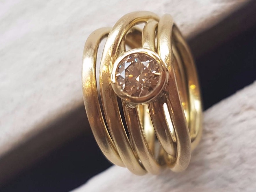 Ring Gold Edelstein by Mondstein